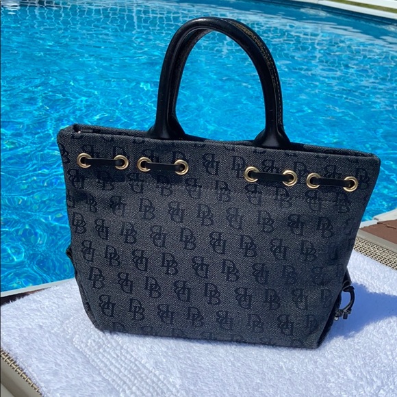 Dooney & Bourke tulip tassel tote black signature - Picture 2 of 10